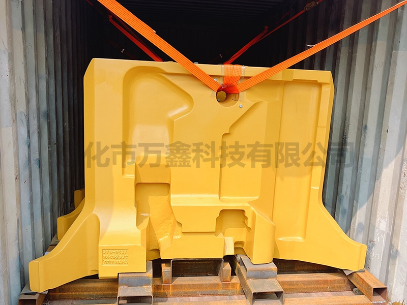 挖掘机产品发往日本