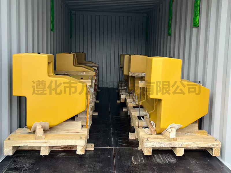 装载机产品发往法国